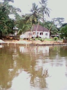 "Cr&eacute;dit photo: Josiane Kouagheu et Marie Louise Mamgu&eacute;"